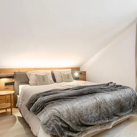 Apartment Alpenlodge Pettneu 1 *