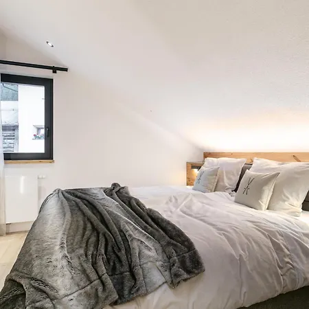 Alpenlodge Pettneu 1 Apartment